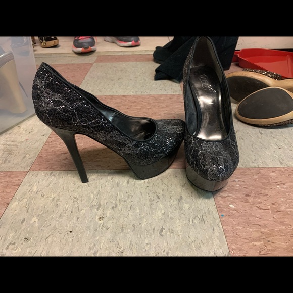 Carlos Santana Black heels - Picture 1 of 3